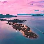 Ece Sovalye Island Hotel