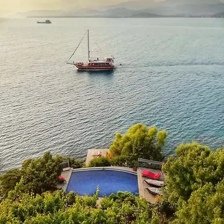 伊思索瓦利岛酒店 3*