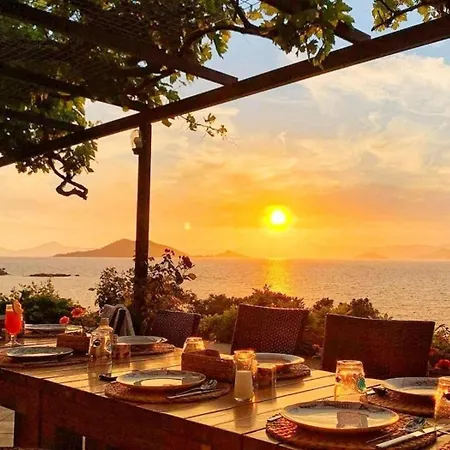 Ece Sovalye Island Hotel